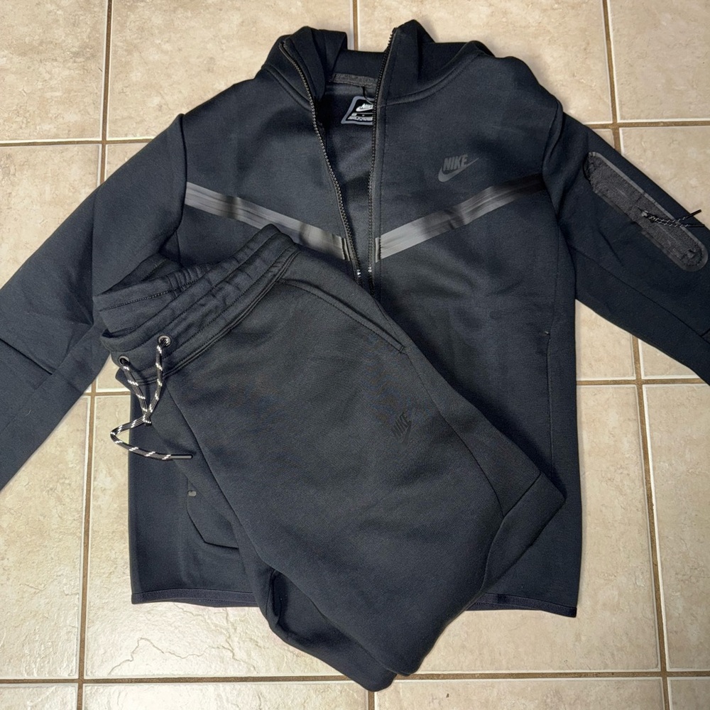 Nike Black Tracksuit Set